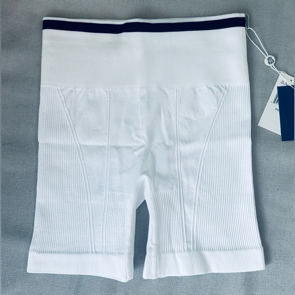 2pc Set ALALA Barre Seamless Tank Top & Shorts - Picture 11 of 16
